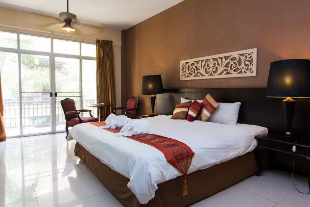 Kamar guesthouse modern yang rapi dan nyaman